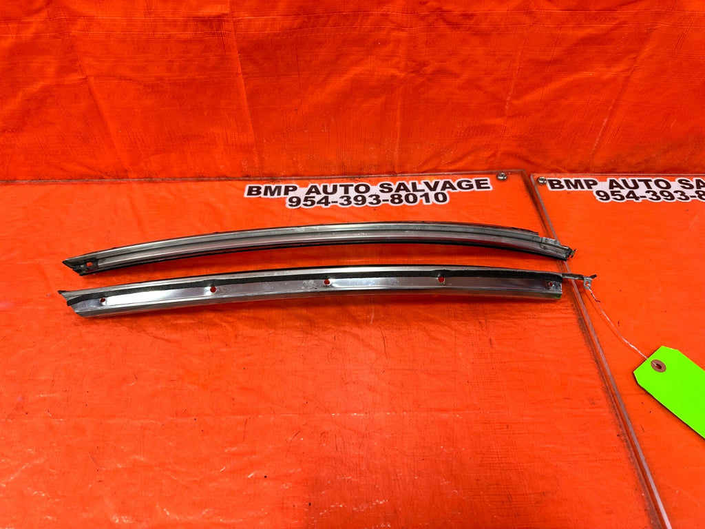 02 10 LEXUS SC430   LEFT AND RIGHT CONVERTIBLE TOP GUIDE RAILS   OEM #2618