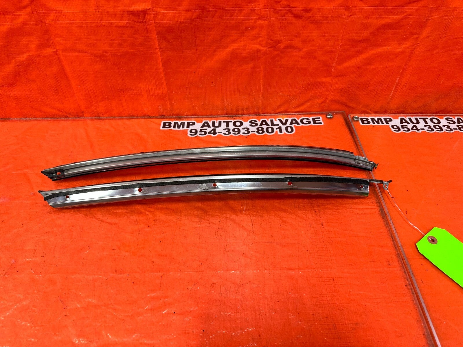 02 10 LEXUS SC430   LEFT AND RIGHT CONVERTIBLE TOP GUIDE RAILS   OEM #2618