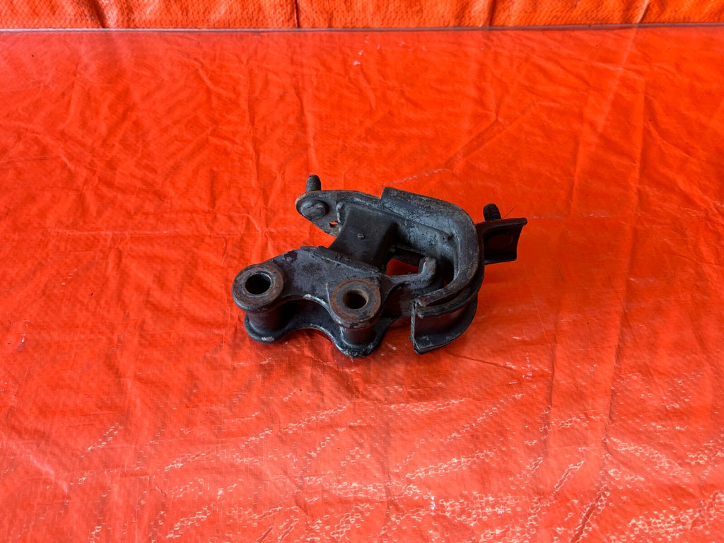04 08 ACURA TSX   K24A2 MANUAL   TRANSMISSION RUBBER MOUNT   OEM FACTORY #1560