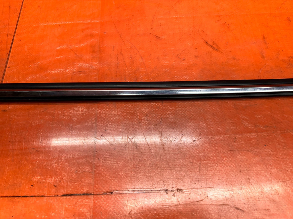 2016-2020 INFINITI Q60 COUPE PASSENGER RIGHT EXTERIOR GLASS TRIM OEM #20Q606