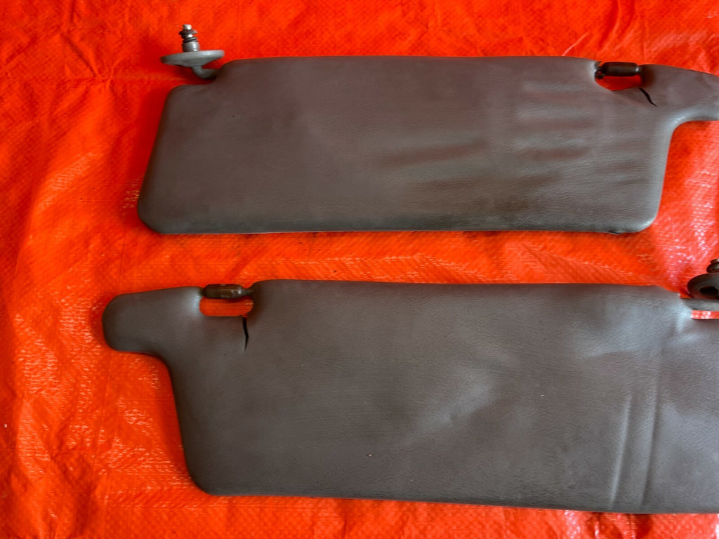 89 91 HONDA CRX   DX & HF MODEL ONLY   SUN VISOR SET VISORS LEFT RIGHT   OEM #615