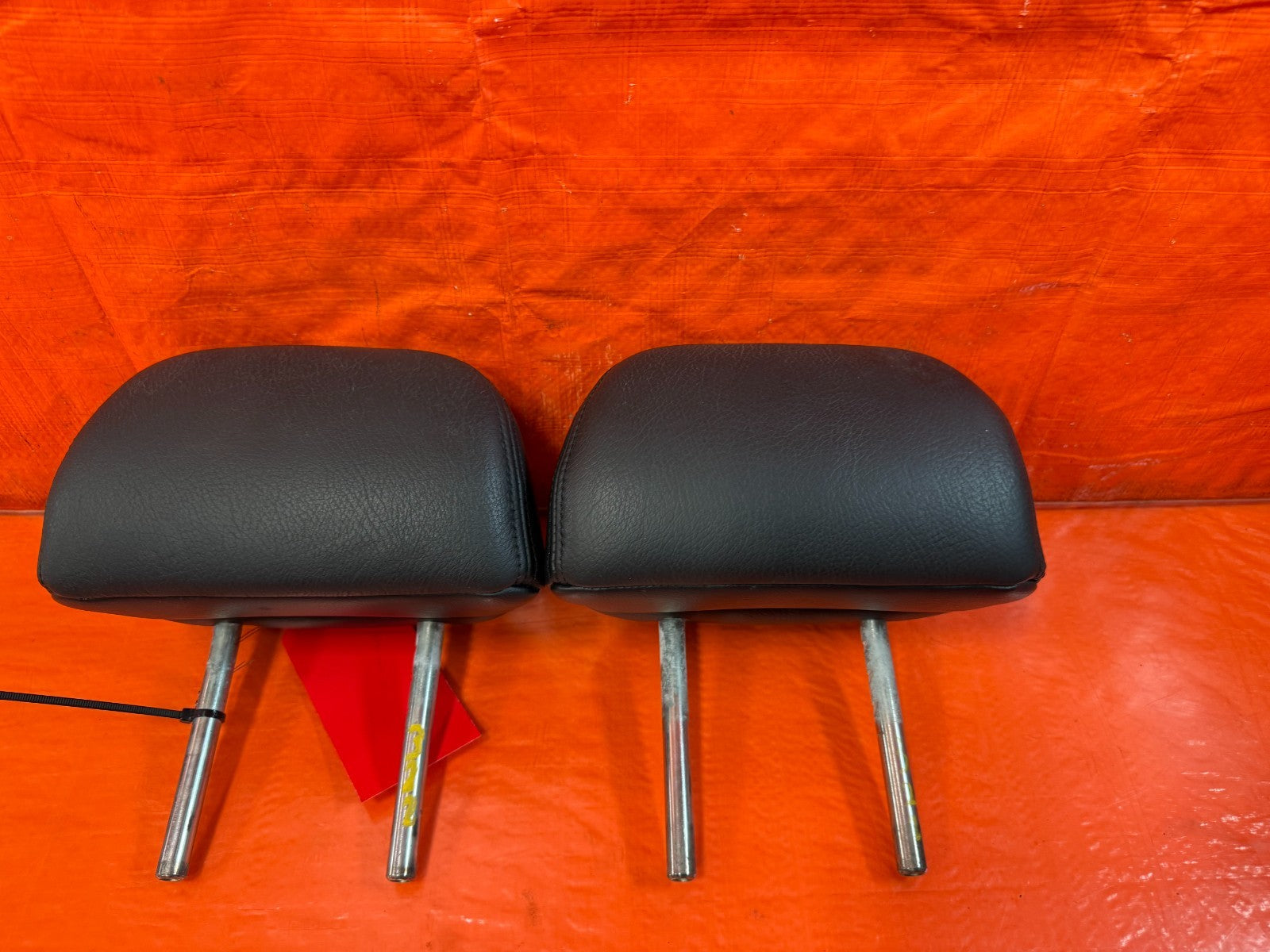 04 08 ACURA TSX   LEFT OR RIGHT   REAR SEAT   HEAD REST BLACK COLOR   OEM 3223