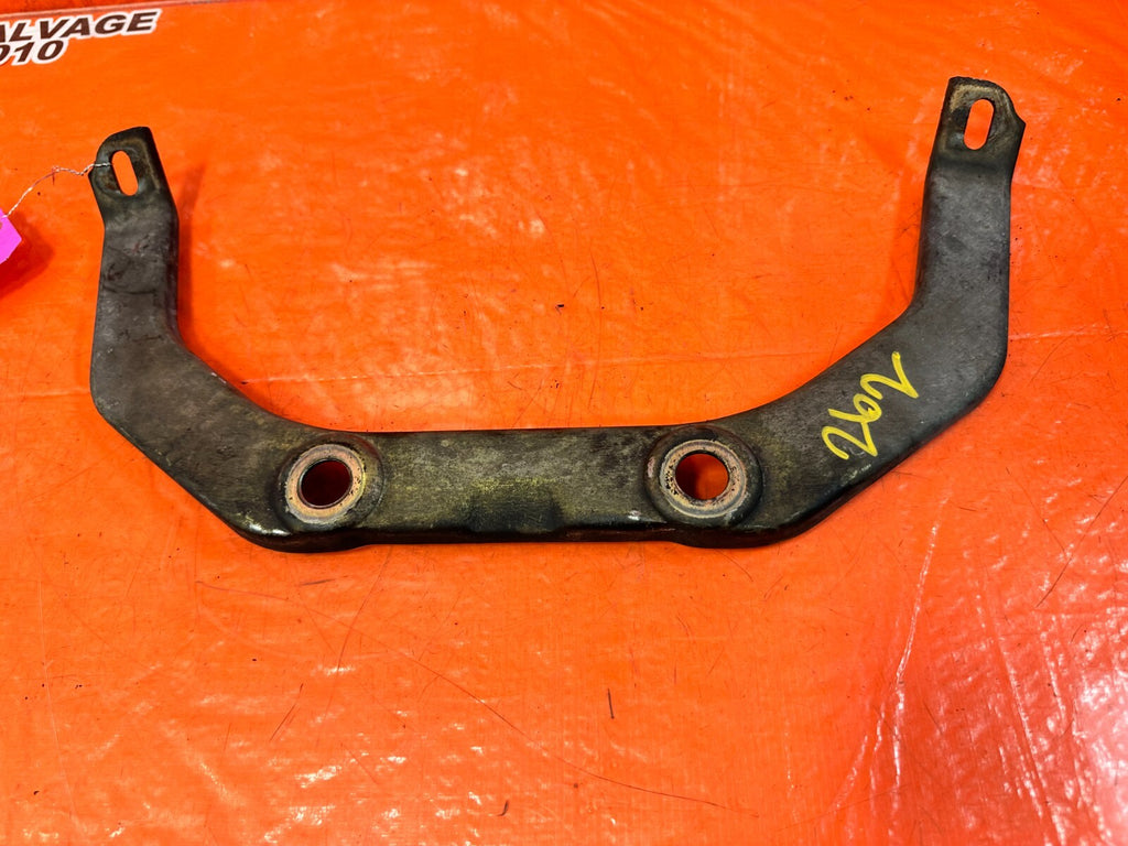 03 07 NISSAN 350Z   EXHAUST MANIFOLD BRACKET EXHAUST MOUNTING BRACKET OEM #2625