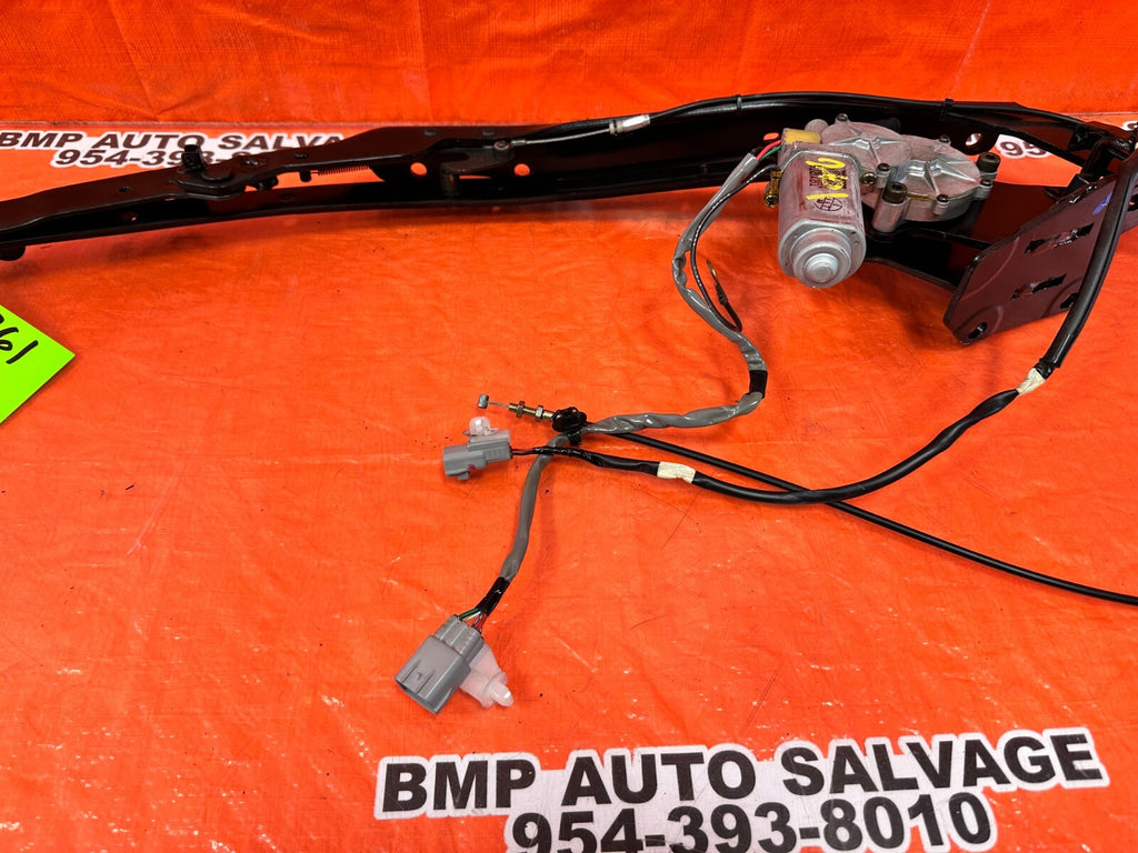 02 10 LEXUS SC430   LEFT CONVERTIBLE ROOF PANEL SUB LINK W/ MOTOR   OEM #2614
