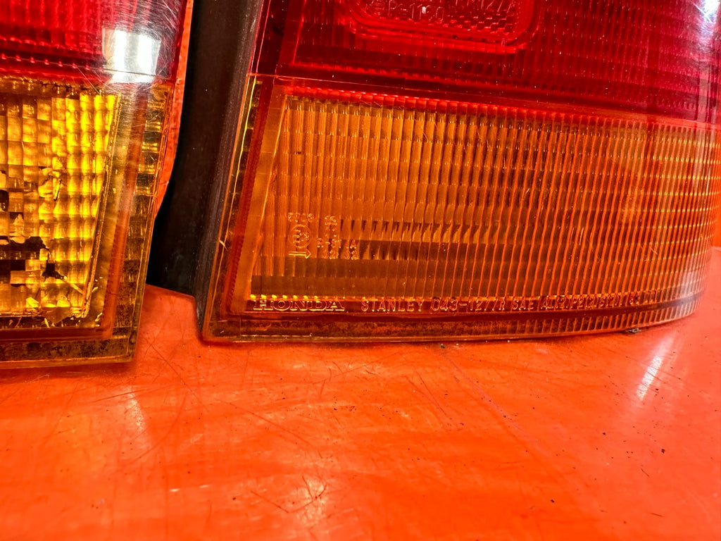96 98 HONDA CIVIC COUPE 2 DOOR   RED WHITE ORANGE   STANLEY   OEM TAIL LIGHTS11