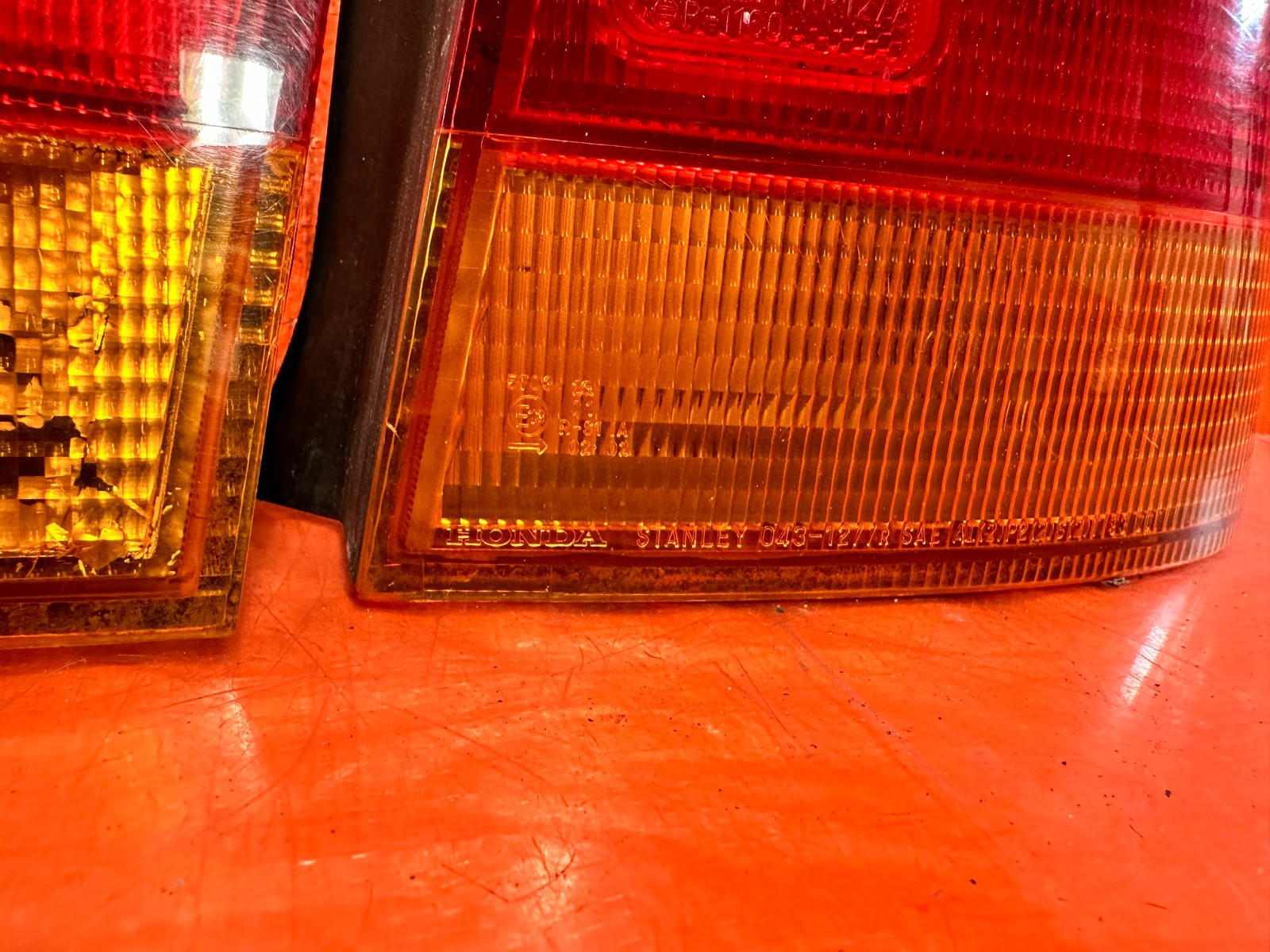 96 98 HONDA CIVIC COUPE 2 DOOR   RED WHITE ORANGE   STANLEY   OEM TAIL LIGHTS11