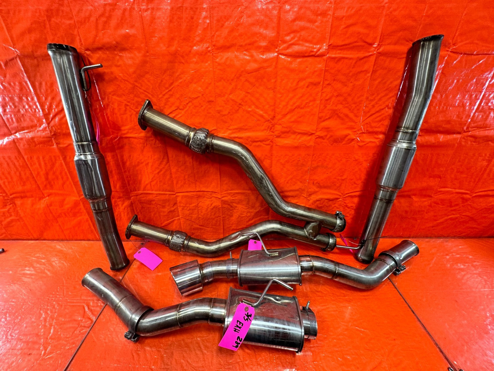 17 20 INFINITI Q60   EXHAUST  DOWN PIPES MID PIPES MUFFLERS   1 TIP IS MISSING1