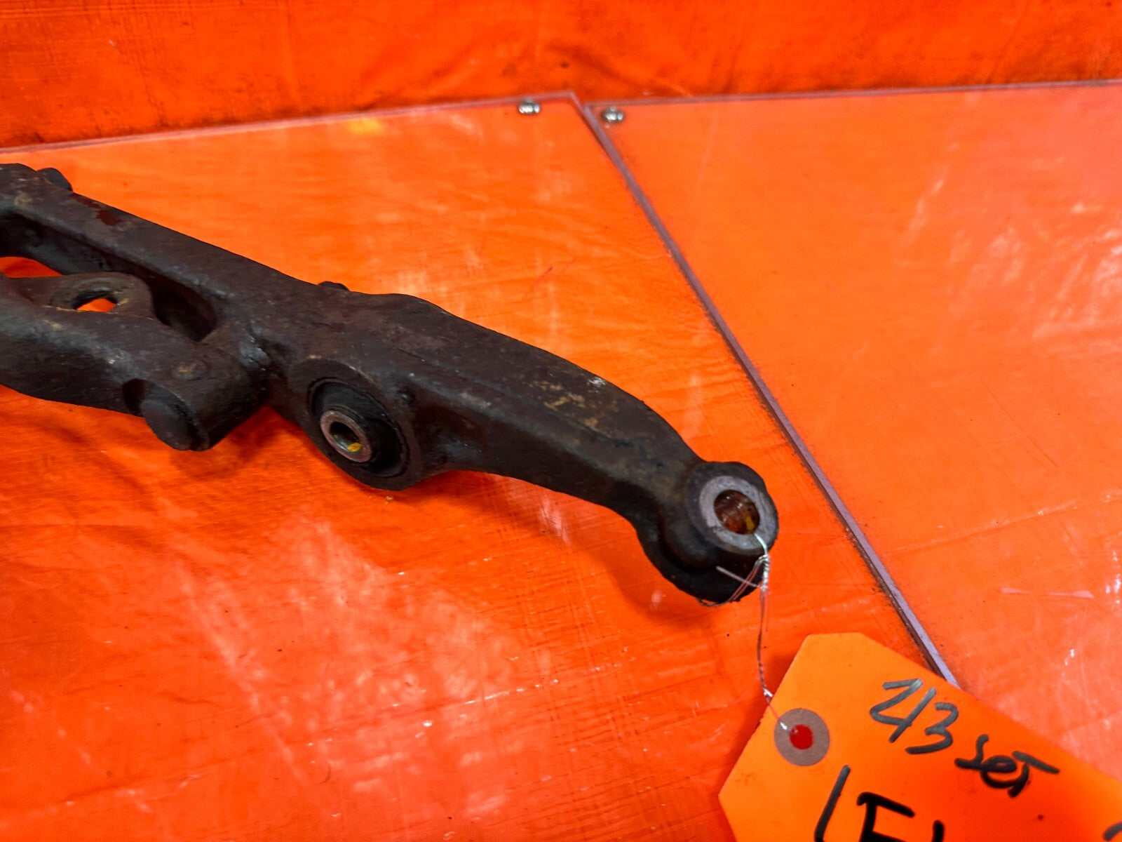 94 01 ACURA INTEGRA DRIVER LEFT FRONT SPINDLE KNUCKLE HUB & LOWER CONTROL ARM 8116
