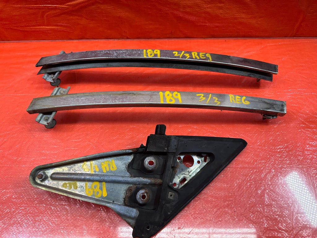 90 93 ACURA INTEGRA 2D   DOOR SASH & GUIDE WINDOW CHANNEL BRACKET SET RIGHT #1896