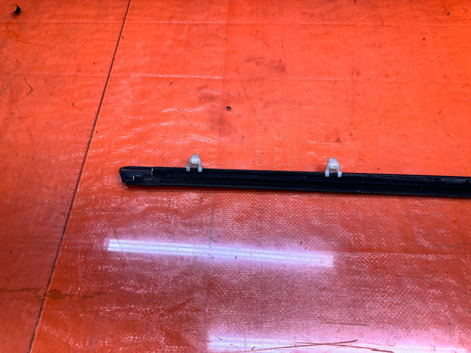 94 01 ACURA INTEGRA 2D RIGHT PASSENGER DOOR WINDOW GLASS TRIM OEM #33112