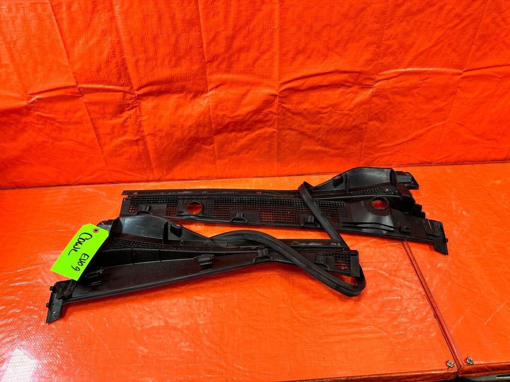 03 06 LANCER EVOLUTION VIII 8 EVO IX 9   WINDSHIELD WIPER COWL TRIM PLASTIC OEM12