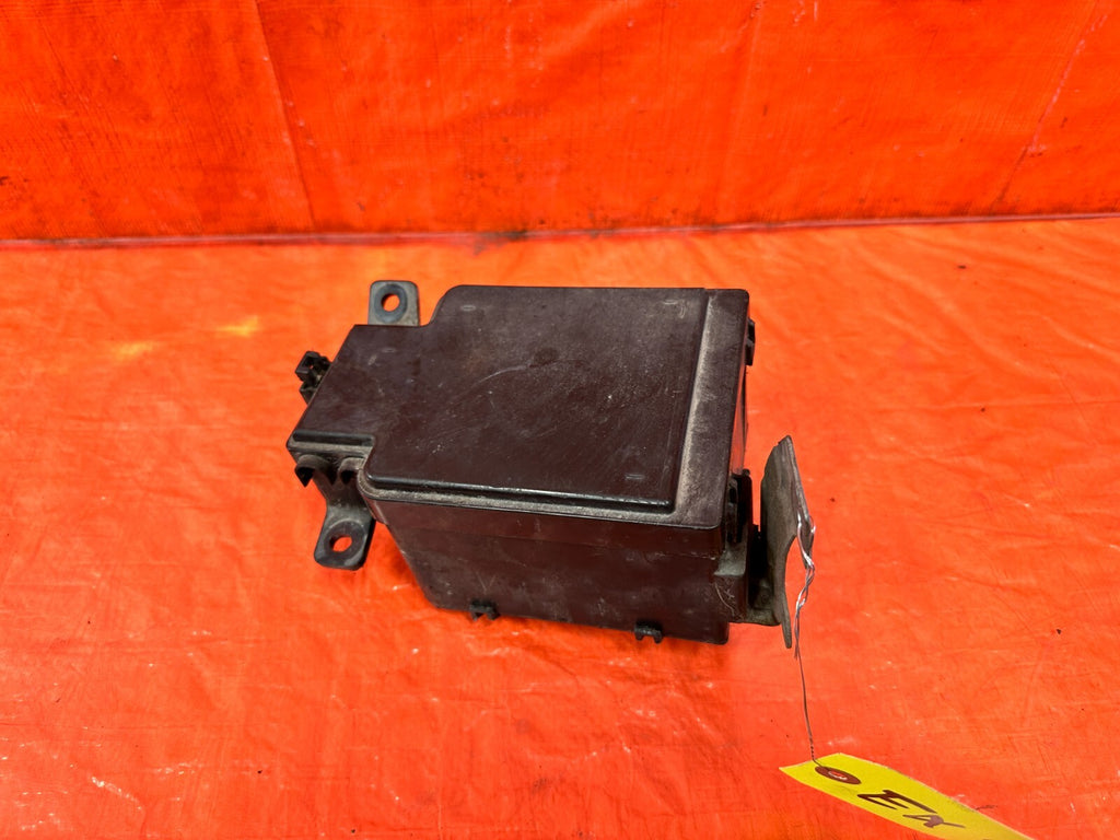 93 97 HONDA DEL SOL   EXTERIOR / ENGINE BAY   FUSE BOX PANEL   OEM #2951