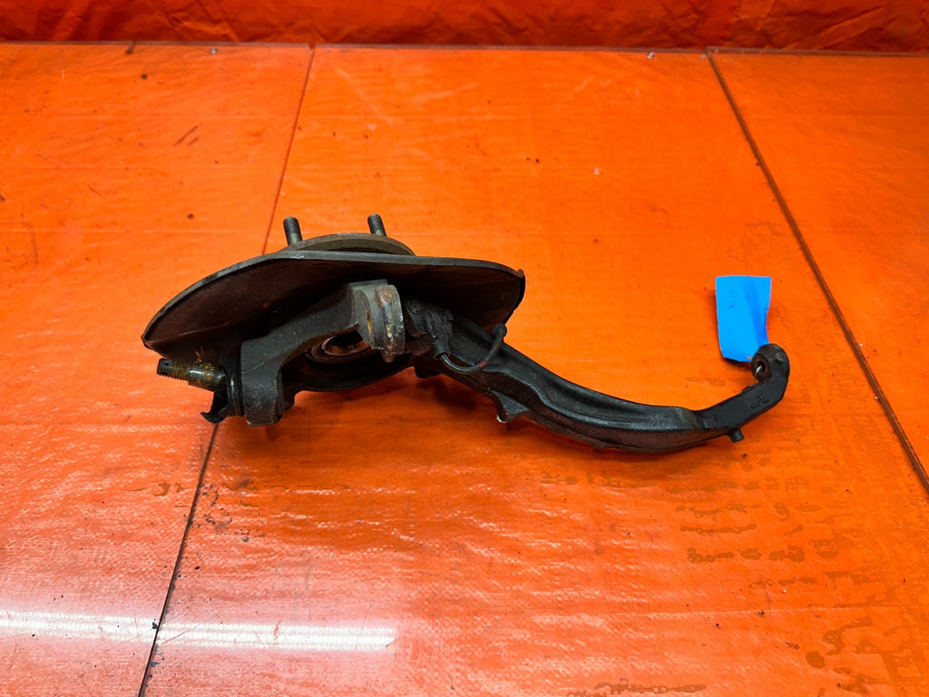 97 01 HONDA PRELUDE 2.2L LEFT DRIVER FRONT KNUCKLE SPINDLE  HUB OEM #32312