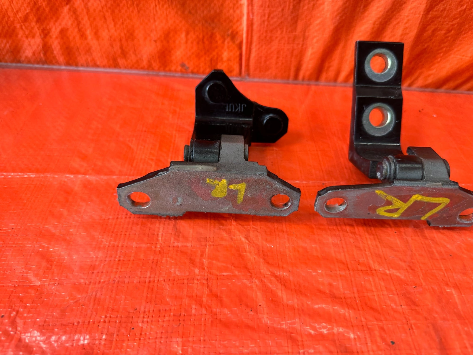 07 13 INFINITI G35 G37 SEDAN   DOOR HINGE DRIVER LEFT REAR   OEM #1927