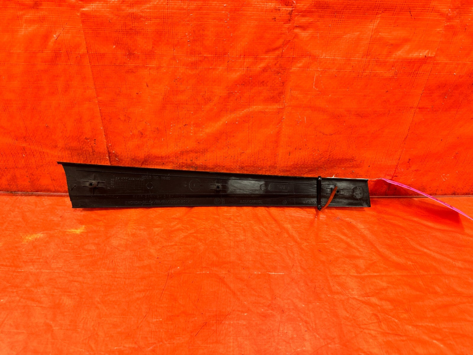 96 00 HONDA CIVIC   SEDAN PASSENGER RIGHT REAR DOOR SASH TRIM MOLDING   OEM 2973