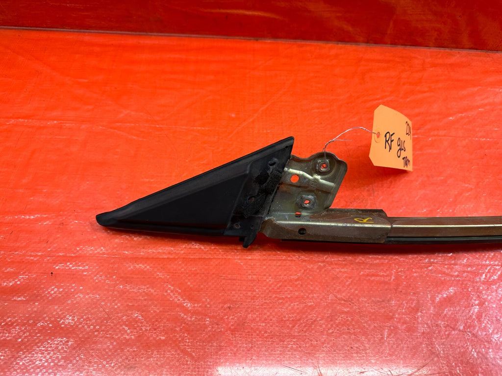 00 09 HONDA S2000   DRIVER LEFT   DOOR WINDOW GLASS PLACEMENT HOLDER OEM 2244