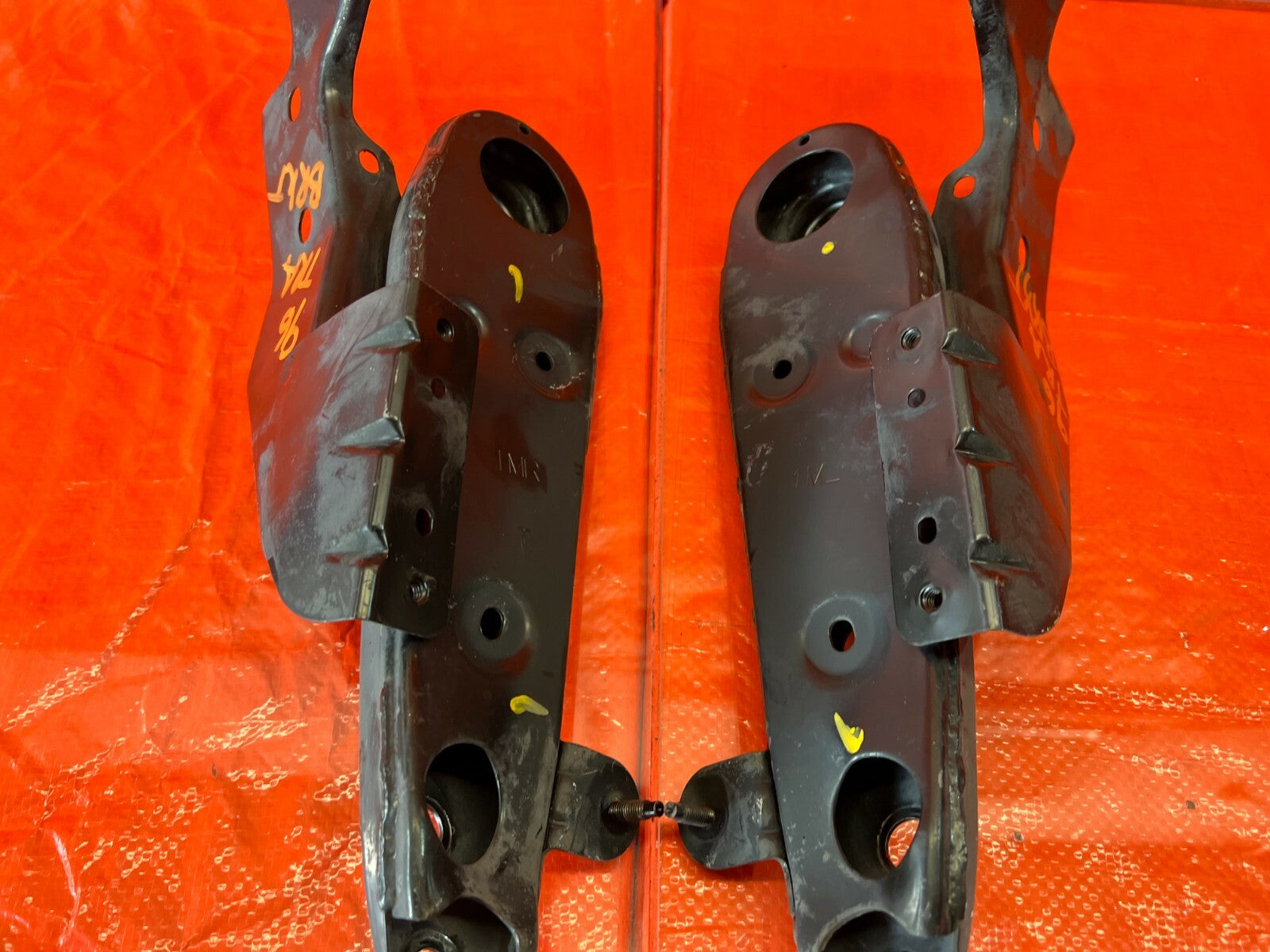 2018 18 INFINITI Q50   RWD   REAR SUB FRAME CROSSMEMBER MOUNTING BRACKETS OEM 965