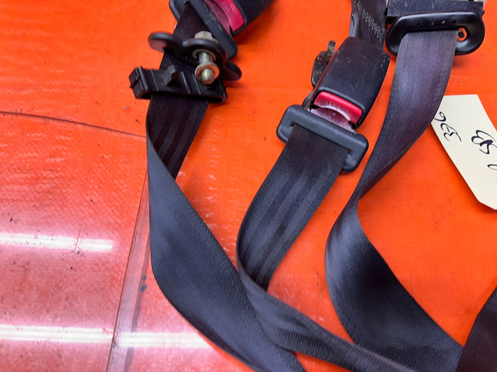 97 01 HONDA PRELUDE 2.2L LEFT RIGHT REAR SEAT BELTS BUCKLE RETRACTOR OEM #33610