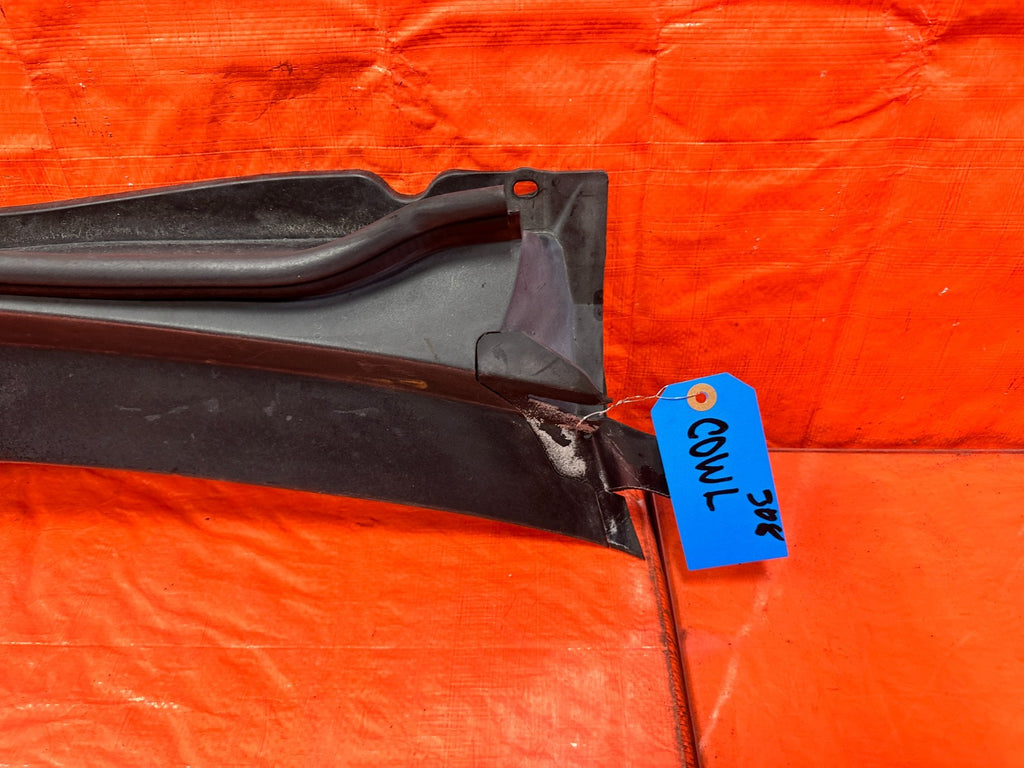 02 05 HONDA CIVIC SI EP3 HATCHBACK   WINDSHIELD WIPER COWL TRIM PLASTIC OEM 3081