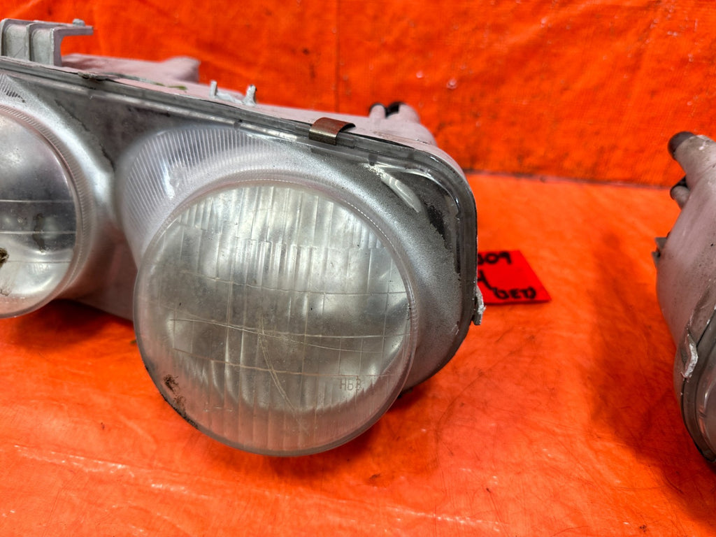 94 97 ACURA INTEGRA HEADLIGHTS HEADLAMPS   LEFT AND RIGHT HEADLIGHT SET OEM 3096