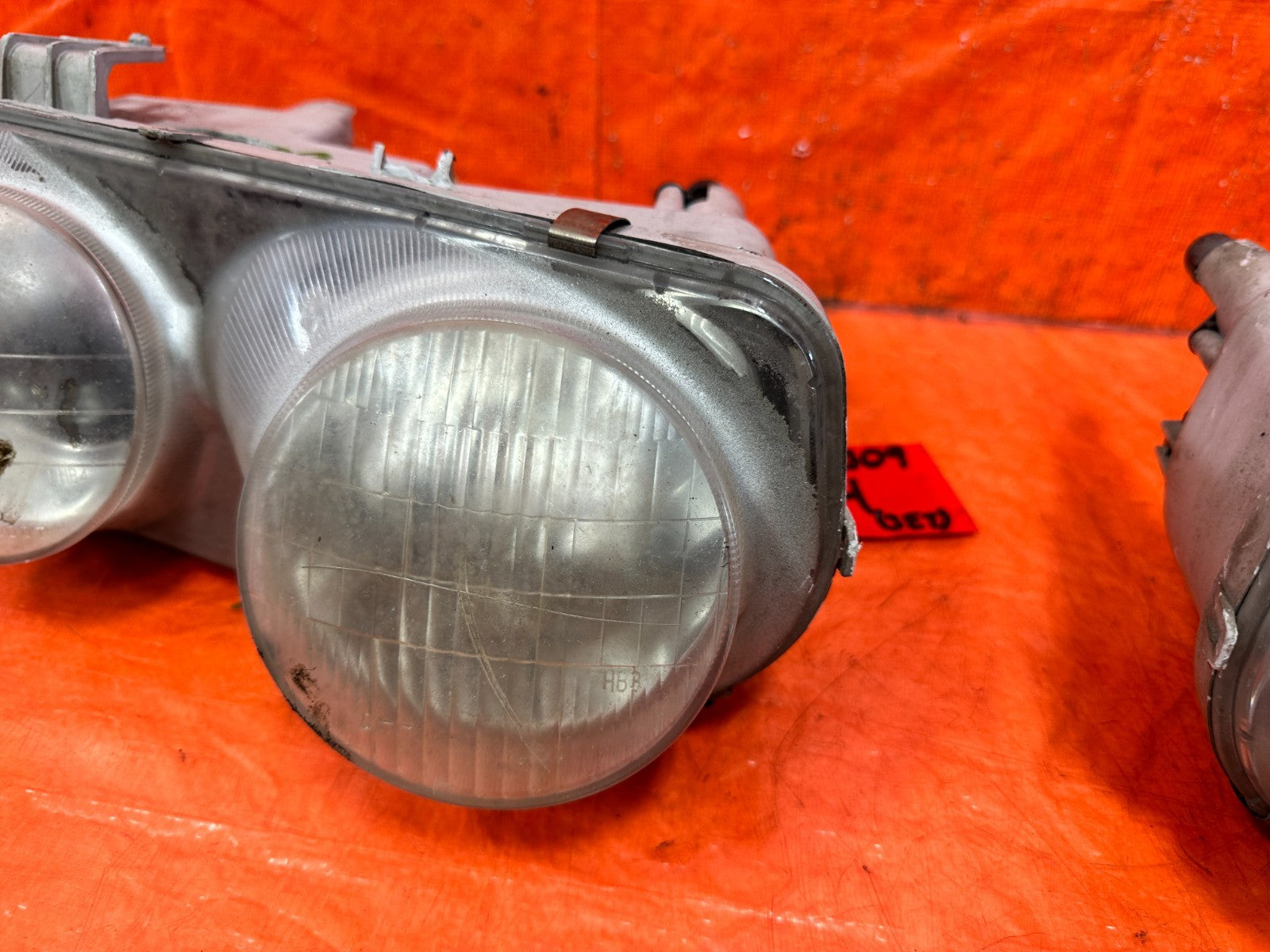 94 97 ACURA INTEGRA HEADLIGHTS HEADLAMPS   LEFT AND RIGHT HEADLIGHT SET OEM 3096