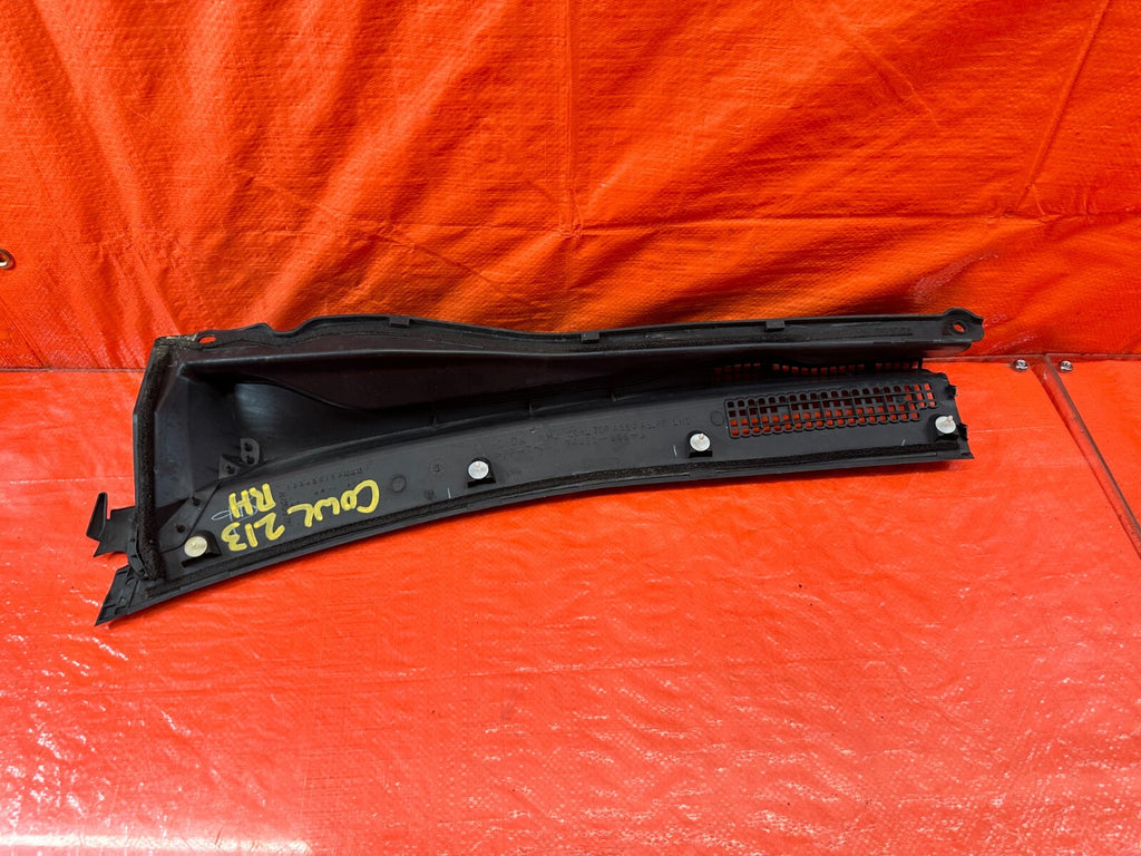 02 05 HONDA CIVIC SI EP3 HATCH   WIPER COWL TRIM   PASSENGER RIGHT SIDE OEM #2138
