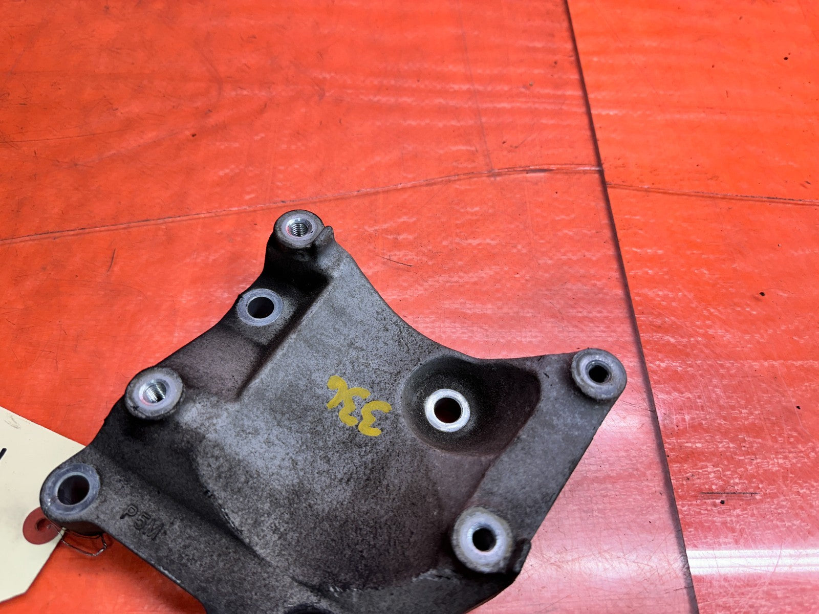 97 01 HONDA PRELUDE 2.2L H22A AC A/C COMPRESSOR MOUNTING BRACKET MOUNT OEM #3364