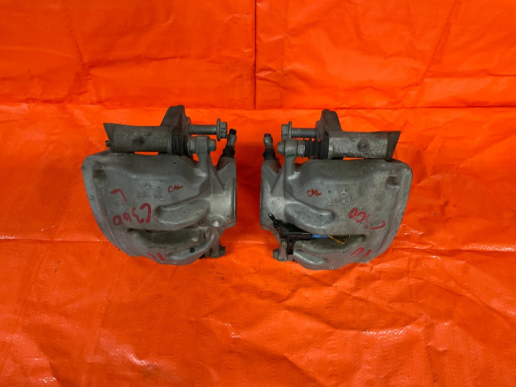 15 19 MERCEDES BENZ C300   FRONT BRAKE CALIPER SET CALIPERS   NON SPORT PKG OEM4