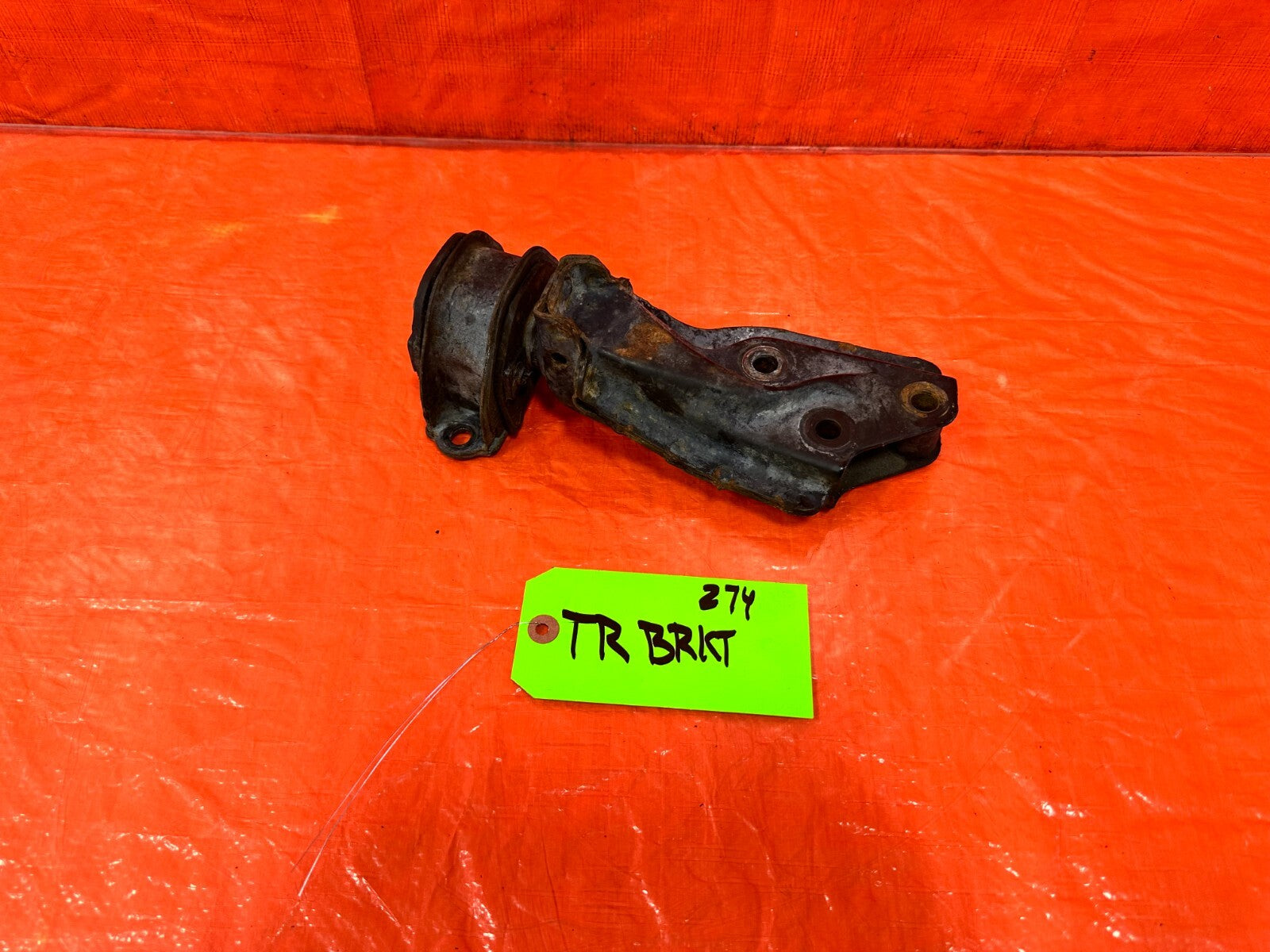 96 01 INTEGRA   B SERIES B16 B18 B20 MANUAL TRANSMISSION BRACKET W/ MOUNT OEM 740