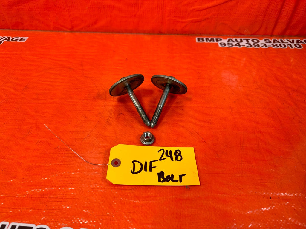 08 15 INFINITI G37 & Q60 2D COUPE   REAR DIFFERENTIAL COLLAR MOUNTING BOLTS 2480