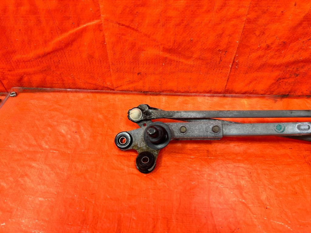 96 00 HONDA CIVIC   WINDSHIELD WIPER MOTOR AND WIPER LINKAGE COMBO   OEM #2974