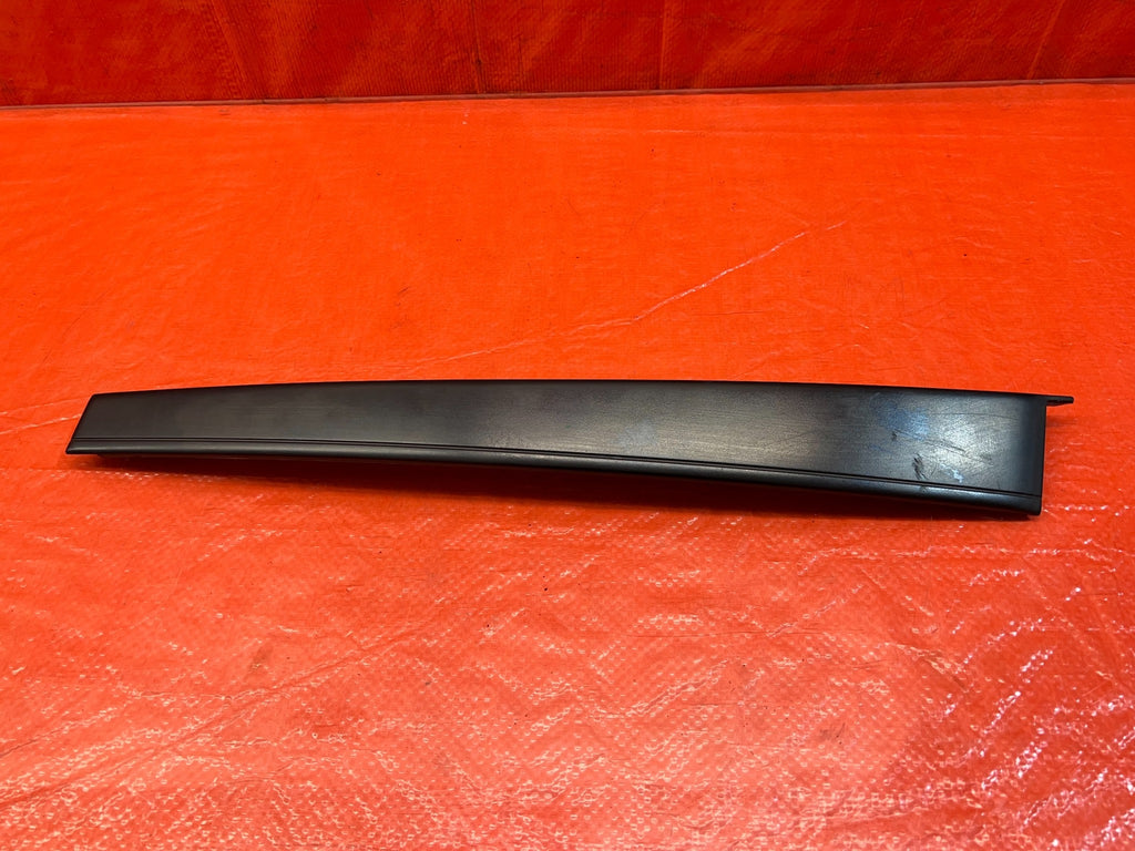98 02 HONDA ACCORD SEDAN   PASSENGER RIGHT REAR DOOR SASH TRIM MOLDING OEM #1670