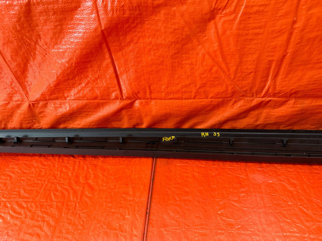 15 20 FORD F 150   PASSENGER RIGHT SIDE REAR BED RAIL CAP FL34 8429140 ADW   OEM9