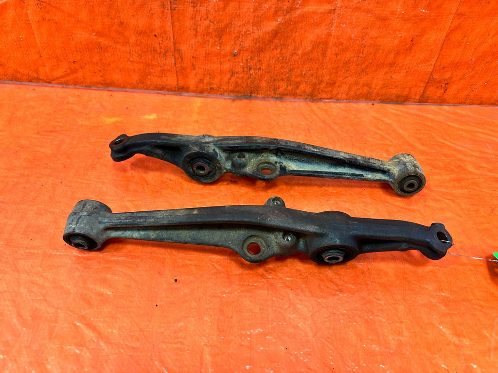 90 91 HONDA CIVIC HATCHBACK   CONTROL ARM SET   LEFT AND RIGHT FRONT LOWER ARMS4