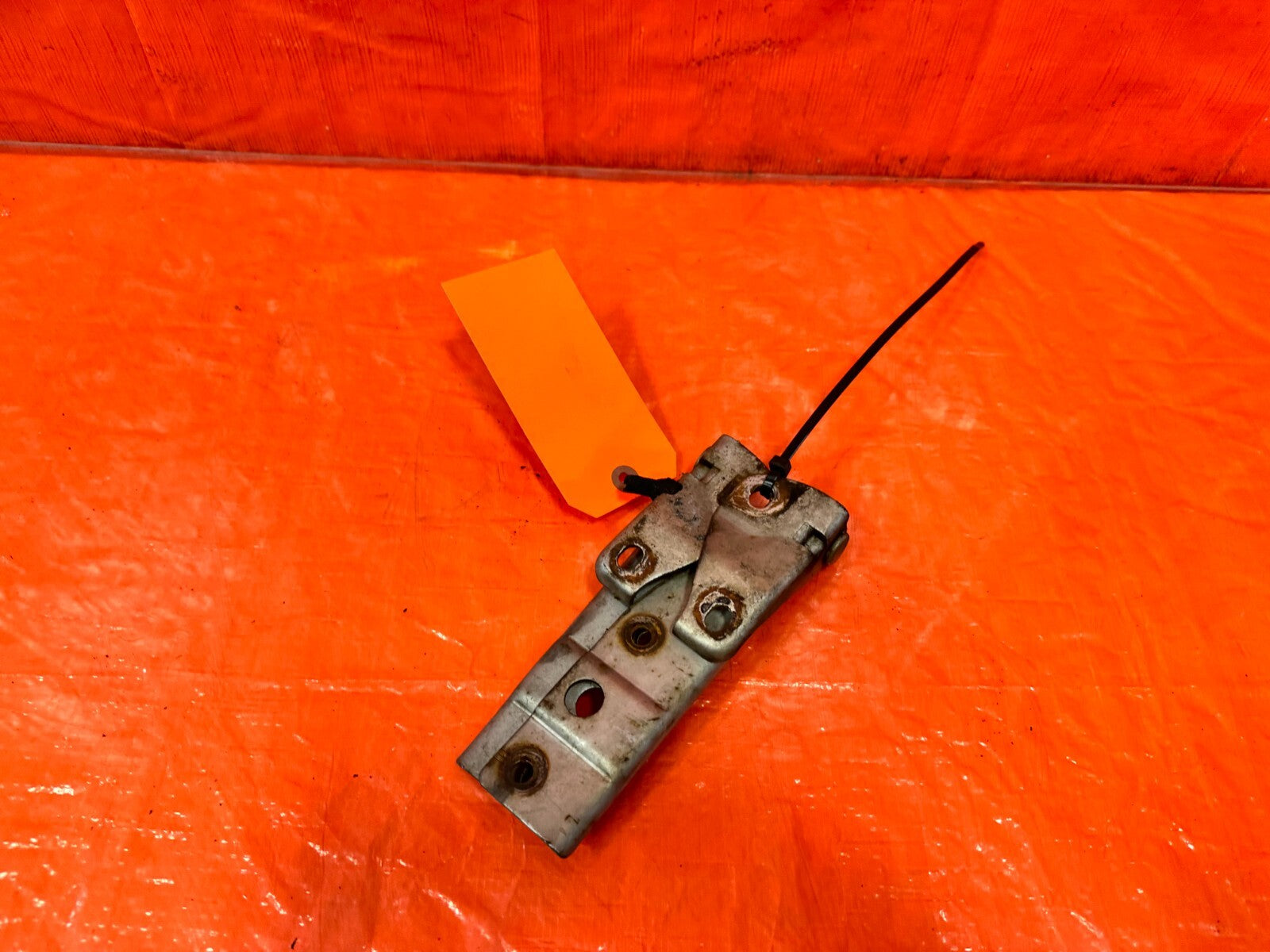 92 96 HONDA PRELUDE   LEFT & RIGHT HOOD HINGES   OEM FACTORY #2739