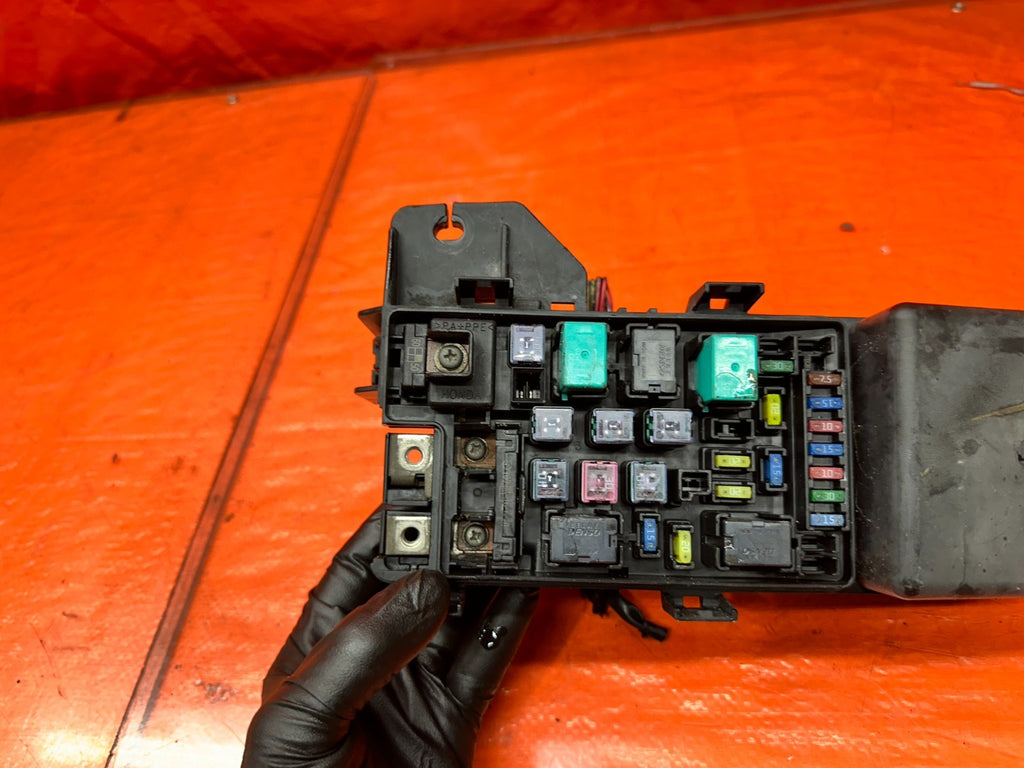 04-05 ACURA TSX 4D 2.4L K24A2 UNDERHOOD ENGINE BAY FUSE RELAY BOX ASSY OEM #3427
