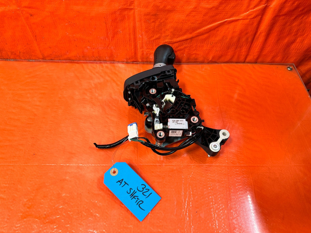 11 14 ACURA TSX   AUTOMATIC TRANSMISSION SHIFTER / GEAR SELECTOR   OEM 3216