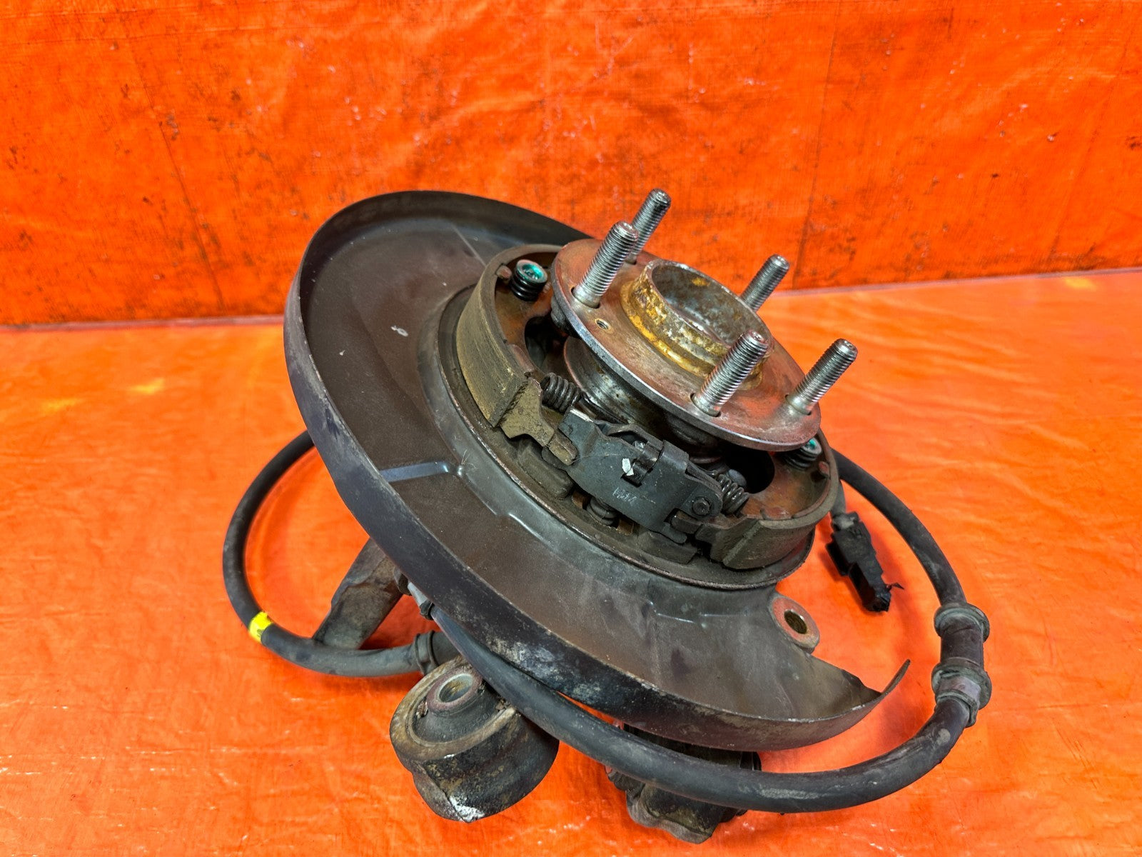 10 16 HYUNDAI GENESIS COUPE   DRIVER LEFT REAR SPINDLE KNUCKLE HUB OEM #3252