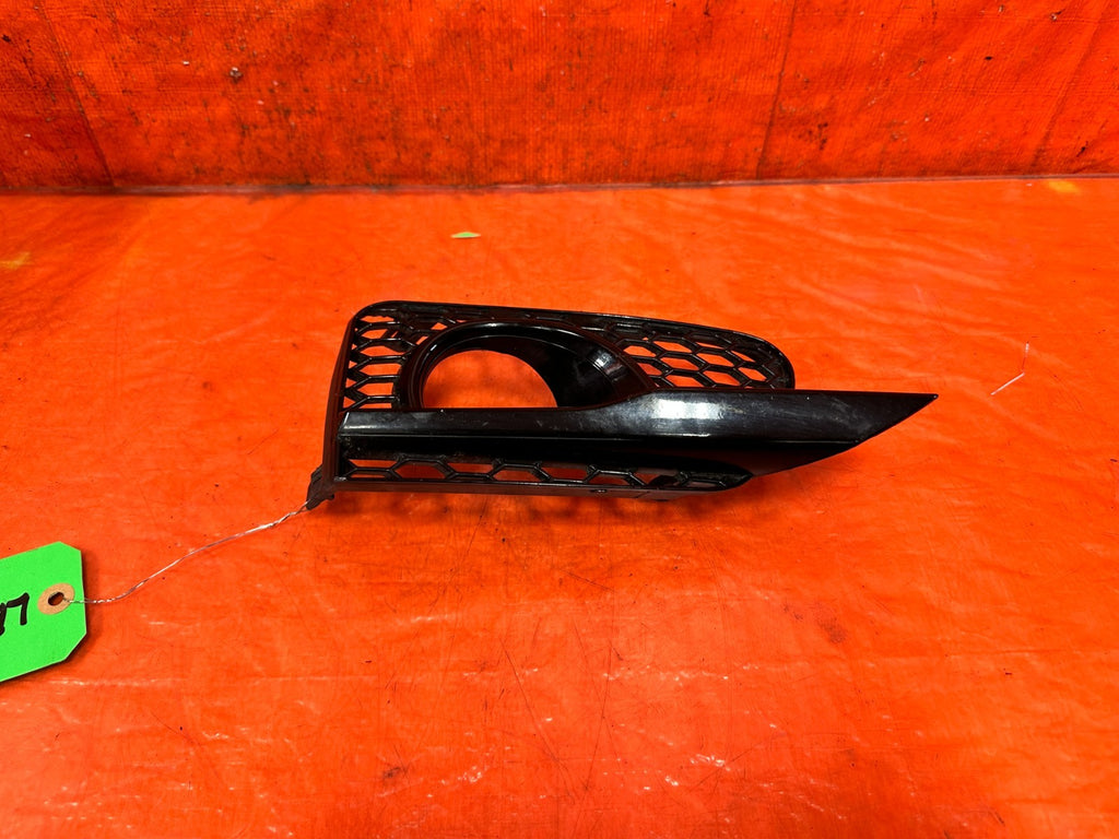 14 17 INFINITI Q50   LEFT FOG LIGHT TRIM   OEM 3161