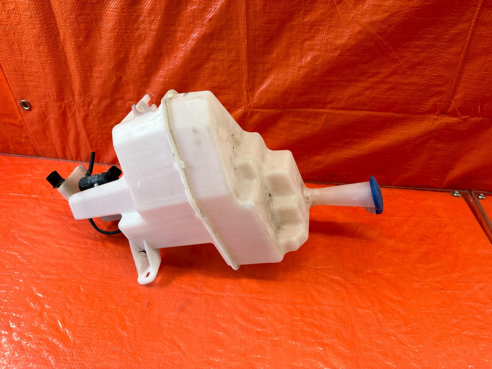13 16 HYUNDAI GENESIS COUPE WINDSHIELD WIPER FLUID RESERVOIR TANK W/ MOTORS #2190