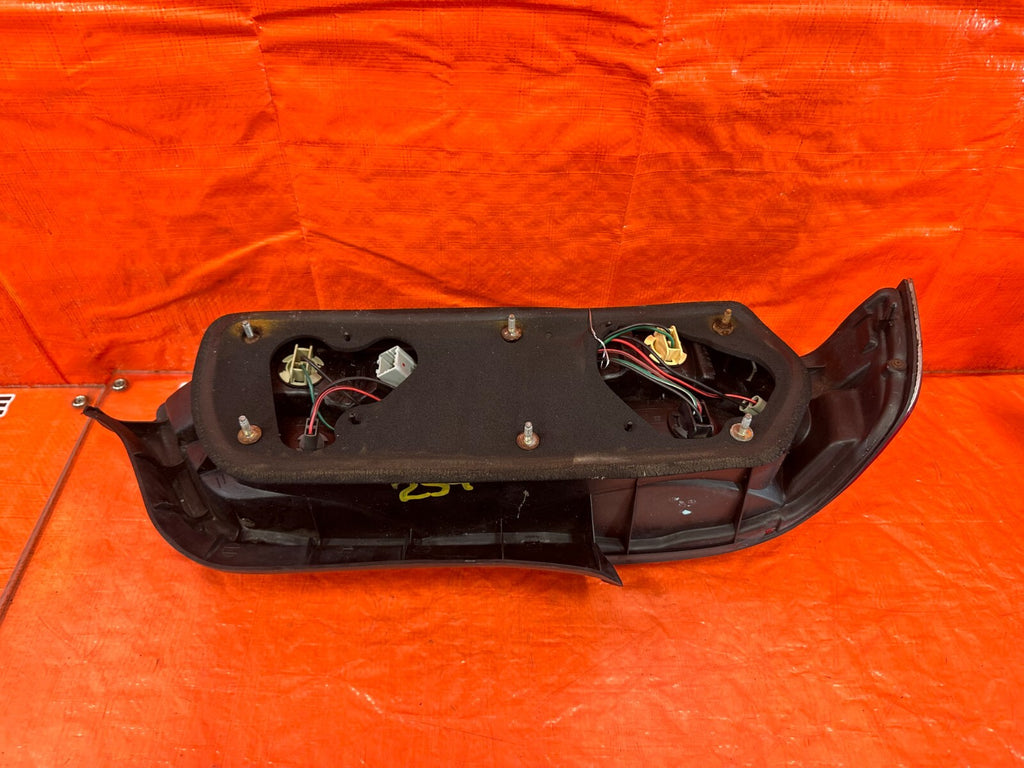 97 01 HONDA PRELUDE   PASSENGER RIGHT   TAIL LIGHT LAMP   OEM FACTORY #25910