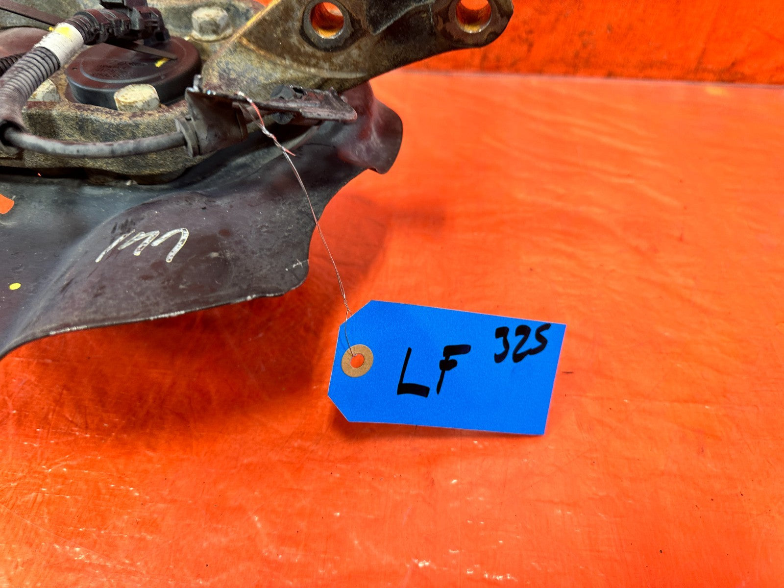 12 16 HYUNDAI GENESIS COUPE   DRIVER LEFT FRONT SPINDLE KNUCKLE HUB   OEM #3251