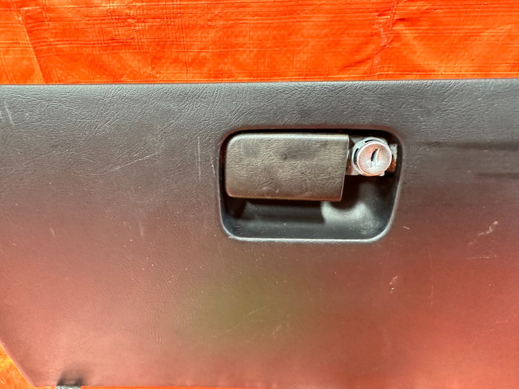 94 01 ACURA INTEGRA 2 & 4 DOOR   GLOVE BOX   BLACK   COLOR   OEM #2742