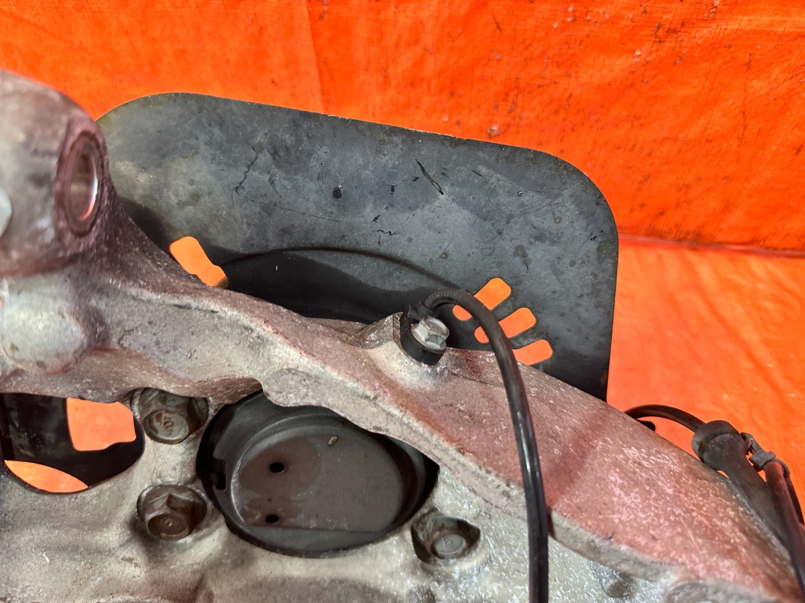 08 12 INFINITI G37 SPORT   DRIVER LEFT FRONT SPINDLE KNUCKLE HUB   OEM #3286