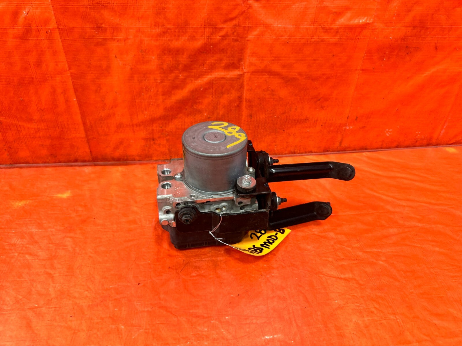 2018 18 INFINITI Q60 RED SPORT   ABS PUMP ANTI SKID LOCK ACTUATOR VSA MODULATOR9