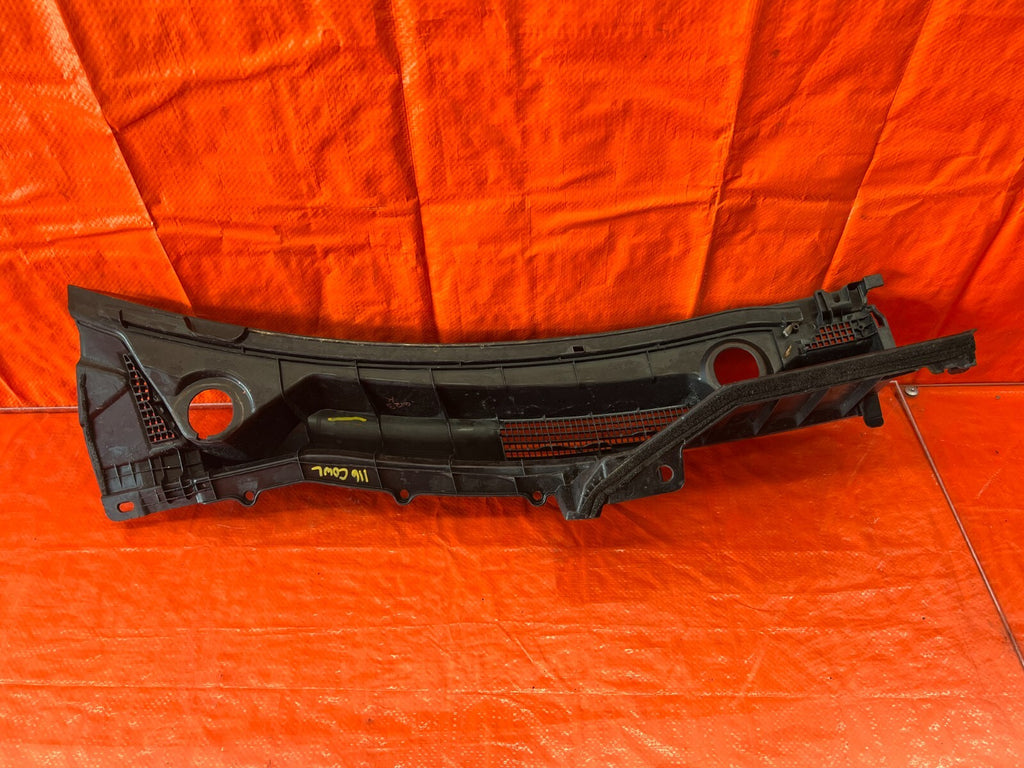 09 12 INFINITI FX50 FX35 DRIVER LEFT WINDSHIELD WIPER COWL TRIM PLASTIC #1168