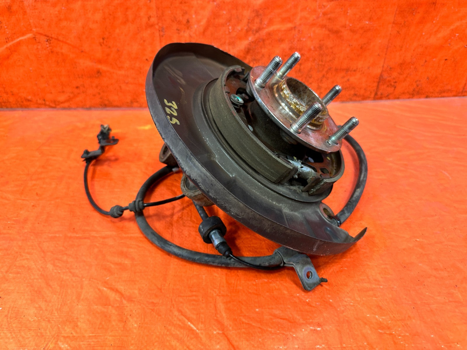 10 16 HYUNDAI GENESIS COUPE   PASSENGER RIGHT REAR SPINDLE KNUCKLE HUB OEM #3256
