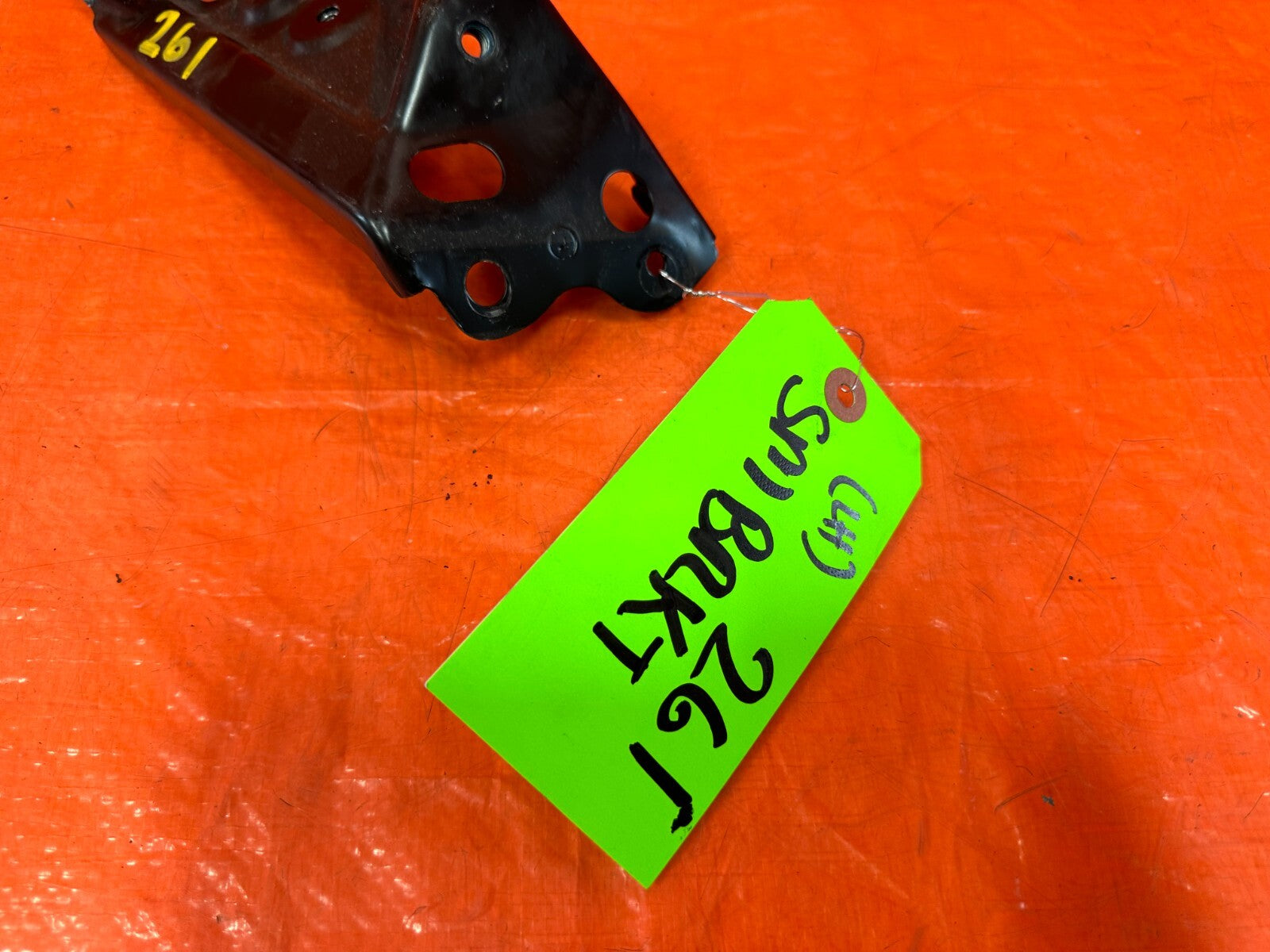 02 10 LEXUS SC430   DRIVER LEFT METAL MOUNTING BRACKET   OEM #2614