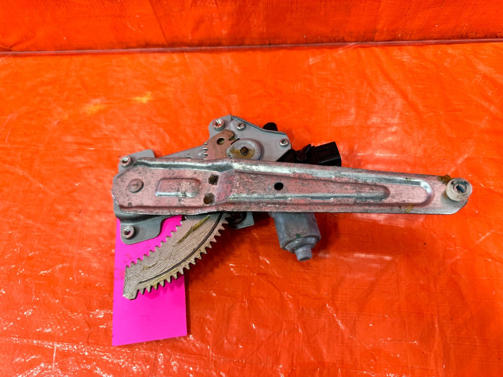 15 21 SUBARU WRX & STI PASSENGER RIGHT REAR   WINDOW REGULATOR W/ MOTOR OEM #2667