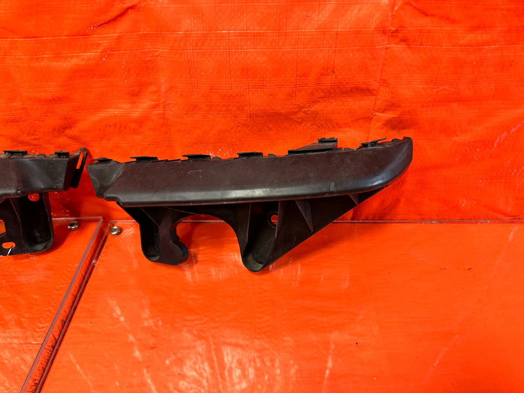 15 21 SUBARU WRX & STI   LEFT AND RIGHT REAR BUMPER BRACKETS RETAINERS CLIPS 2664